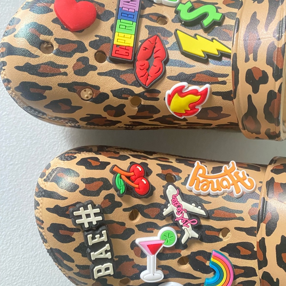Leopard Print Kids Clogs with Charms - Picture 5 of 5